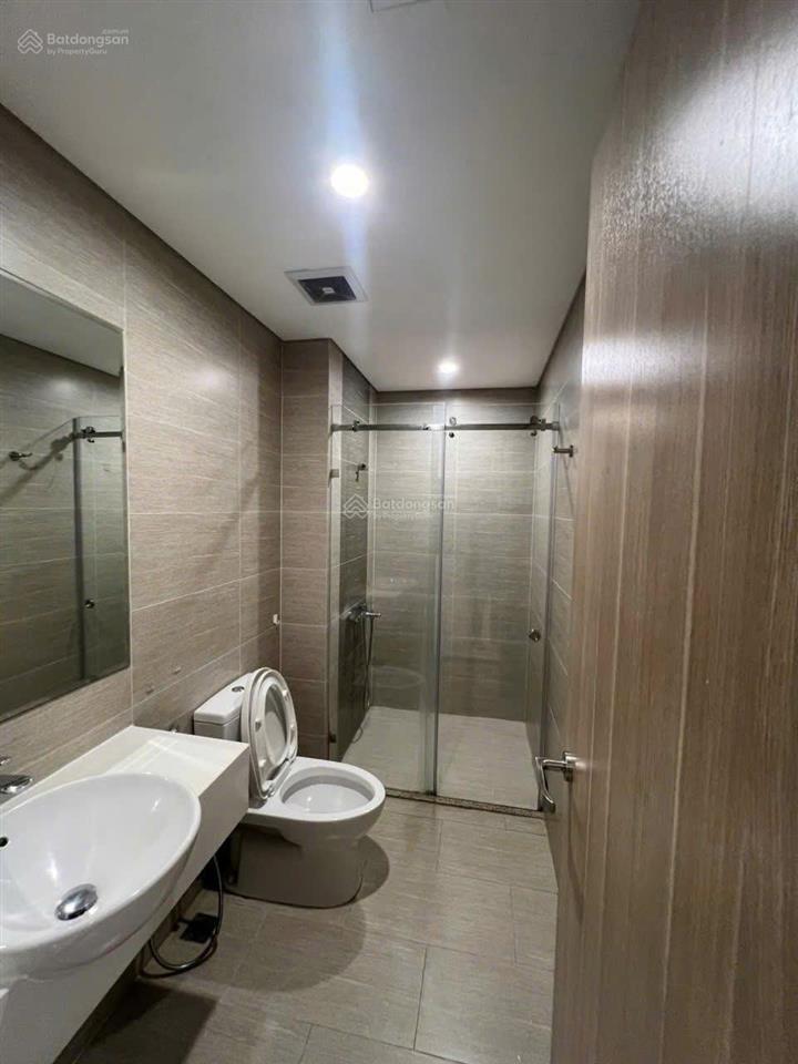 Giá tốt chỉ 3tỷ050 bán căn 2pn + 69m2 bên s3 rainbow, có nội thất, nhà mới