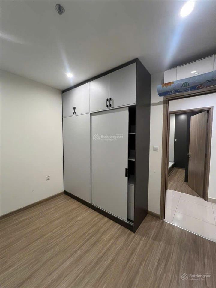 Giá tốt chỉ 3tỷ050 bán căn 2pn + 69m2 bên s3 rainbow, có nội thất, nhà mới