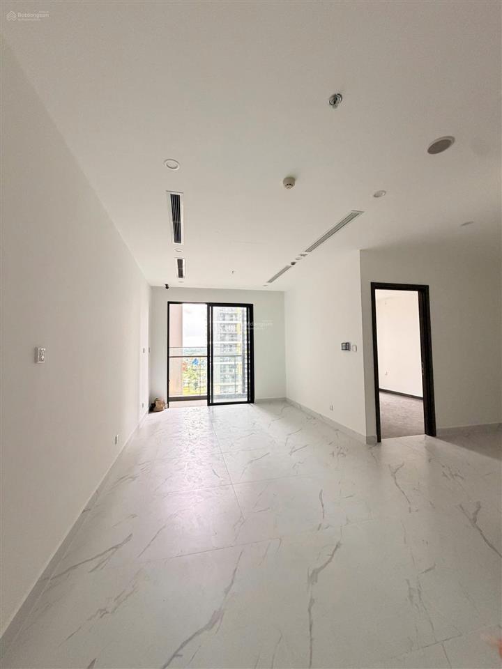 The beverly 1pn+ 54m2 đẹp luôn anh chị ạ, chỉ 3tỷ080 sổ hồng sẵn, hướng đông nam