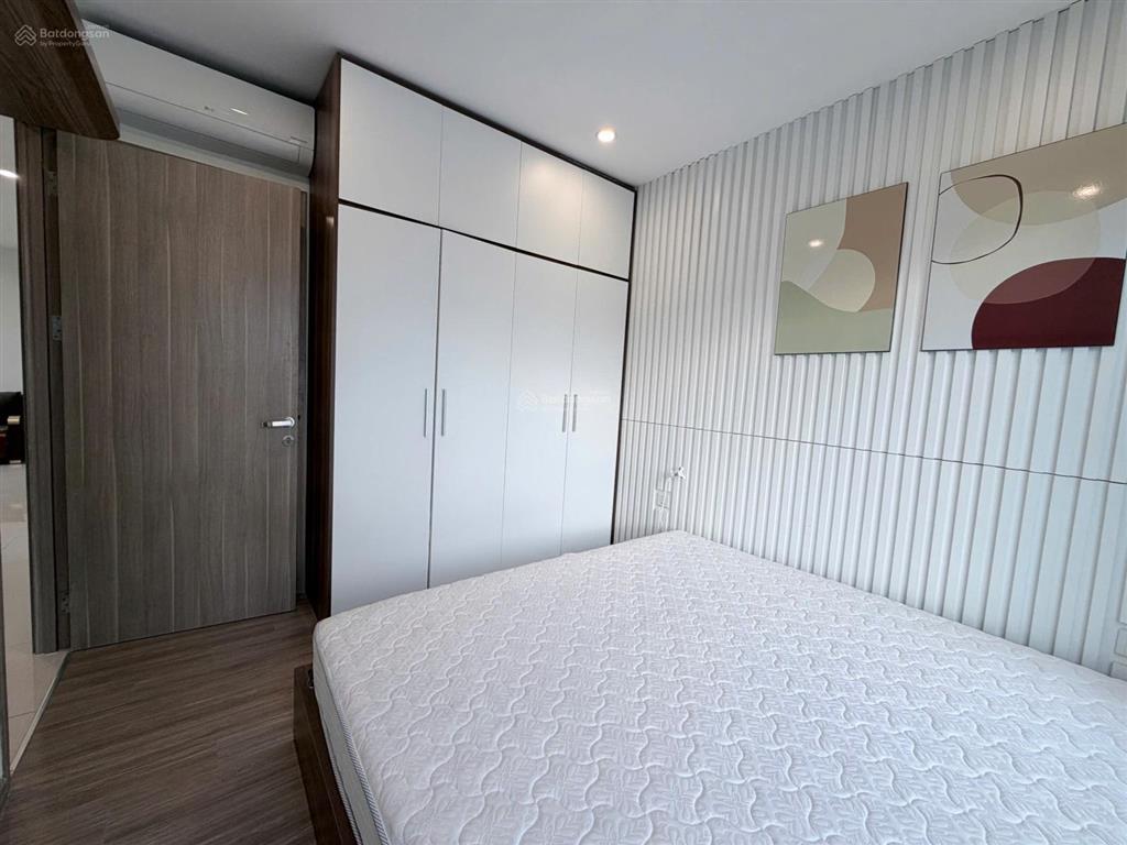 Siêu rẻ luôn ạ 2pn + 69m2 full nội thất cao cấp, chỉ 3 tỷ sổ hồng sẵn, bên s2 rainbow