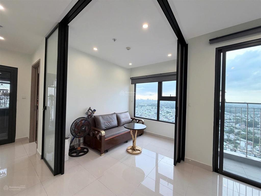 Siêu rẻ luôn ạ 2pn + 69m2 full nội thất cao cấp, chỉ 3 tỷ sổ hồng sẵn, bên s2 rainbow
