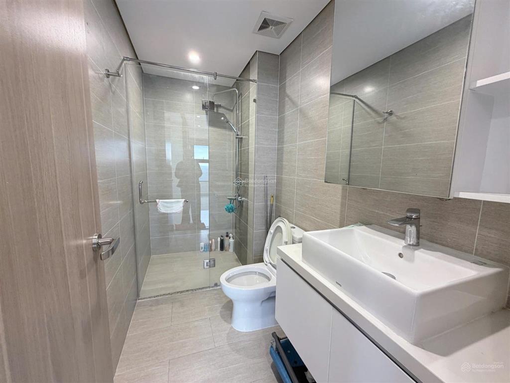 Siêu rẻ luôn ạ 2pn + 69m2 full nội thất cao cấp, chỉ 3 tỷ sổ hồng sẵn, bên s2 rainbow