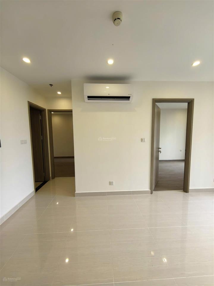 Bán 2pn 2wc origami, hướng đông nam view rất thoáng, giá chỉ 2,8 tỷ sổ hồng sẵn ạ