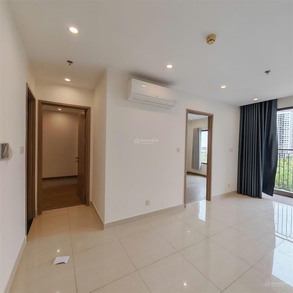 Bán 2pn 2wc origami, hướng đông nam view rất thoáng, giá chỉ 2,8 tỷ sổ hồng sẵn ạ