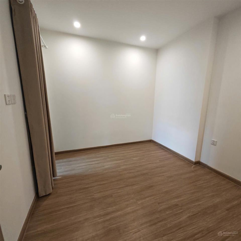 Bán 2pn 2wc origami, hướng đông nam view rất thoáng, giá chỉ 2,8 tỷ sổ hồng sẵn ạ