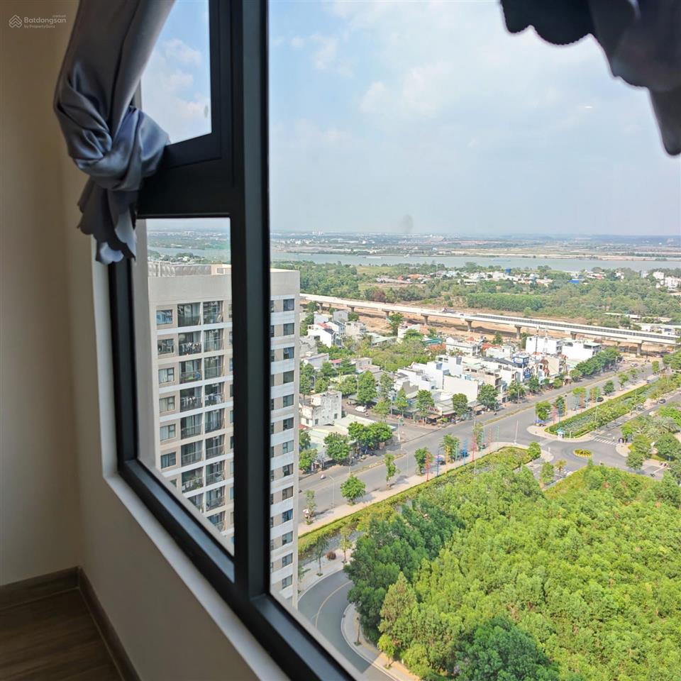 Bán 2pn 2wc origami, hướng đông nam view rất thoáng, giá chỉ 2,8 tỷ sổ hồng sẵn ạ