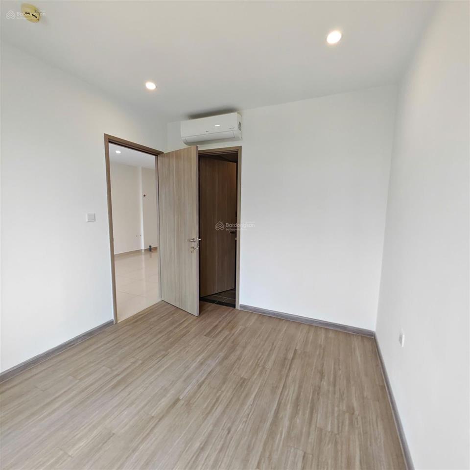 Bán 2pn 2wc origami, hướng đông nam view rất thoáng, giá chỉ 2,8 tỷ sổ hồng sẵn ạ