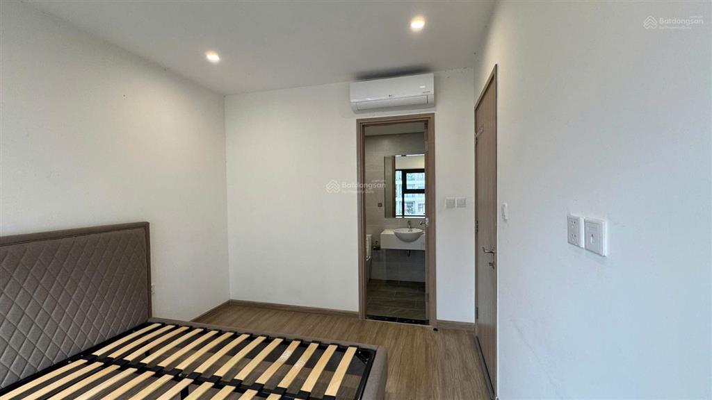 Bán 2pn s6 origami tầng 12 view đẹp, sổ hồng sẵn, chỉ 2.7 tỷ ạ