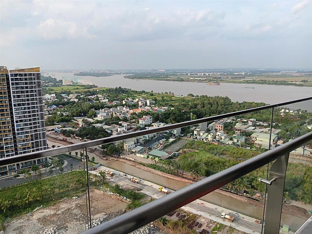 Căn góc 2pn the beverly đã có sổ hồng, 80m2 hướng view sông, chỉ 4.6 tỷ ạ