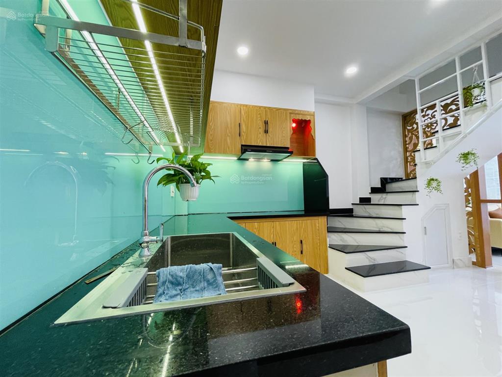 Nhà đường 49, hiệp bình chánh, thủ đức, hẻm xe hơi, có phòng ngủ ở tầng trệt
