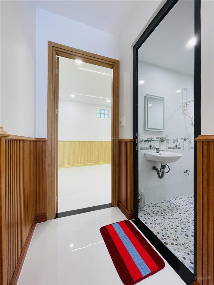 Nhà đường 49, hiệp bình chánh, thủ đức, hẻm xe hơi, có phòng ngủ ở tầng trệt