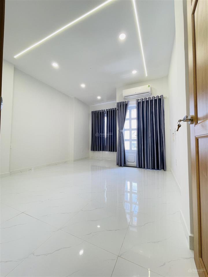 Nhà đường 49, hiệp bình chánh, thủ đức, hẻm xe hơi, có phòng ngủ ở tầng trệt