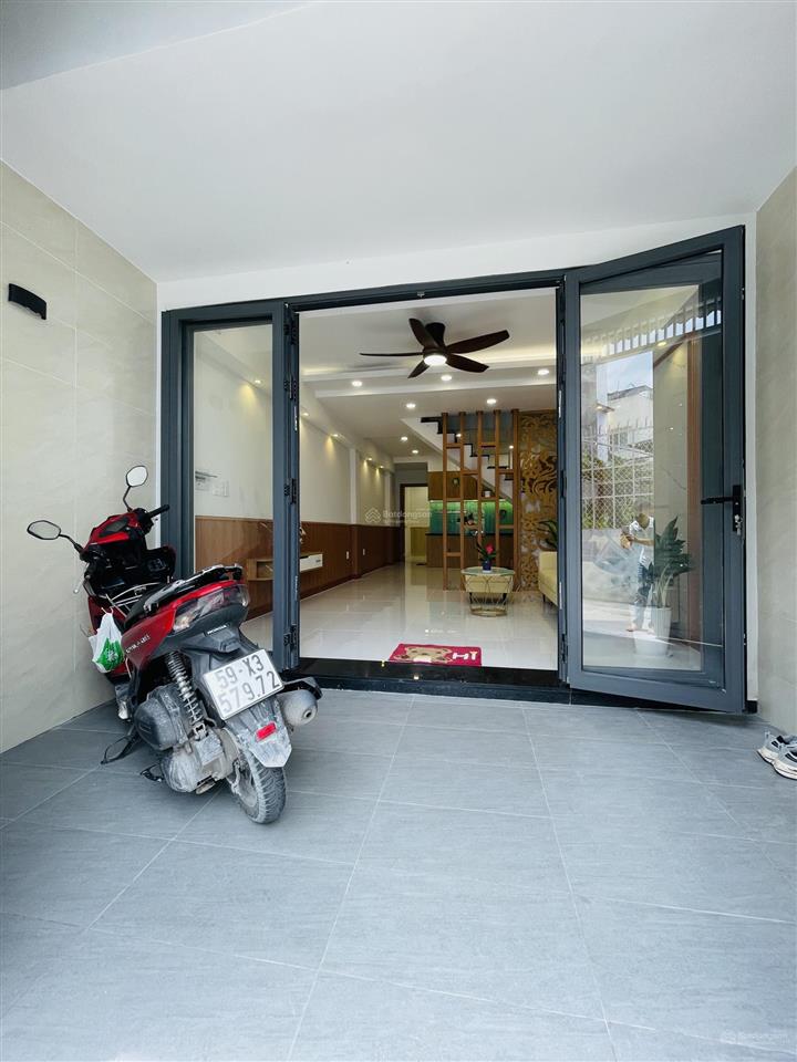 Nhà đường 49, hiệp bình chánh, thủ đức, hẻm xe hơi, có phòng ngủ ở tầng trệt