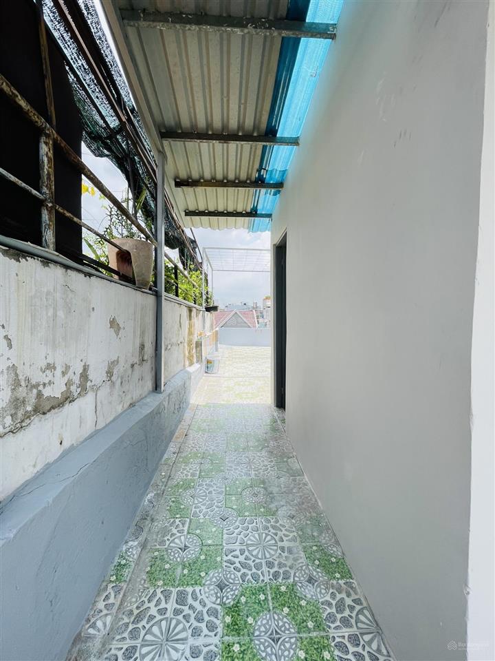 Nhà đường 49, hiệp bình chánh, thủ đức, hẻm xe hơi, có phòng ngủ ở tầng trệt