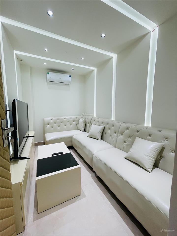 Cho thuê nhà nguyên căn q3 đẹp full nội thất sang trọng đẳng sờ cấp  giáp quận 1