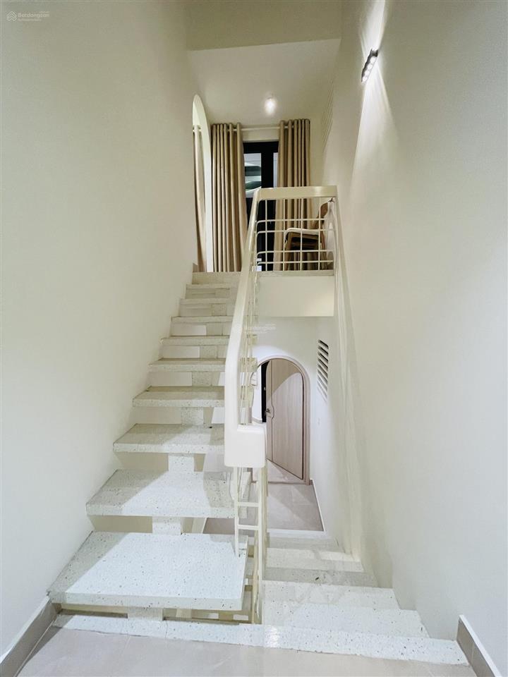 Cho thuê nhà nguyên căn q3 đẹp full nội thất sang trọng đẳng sờ cấp  giáp quận 1