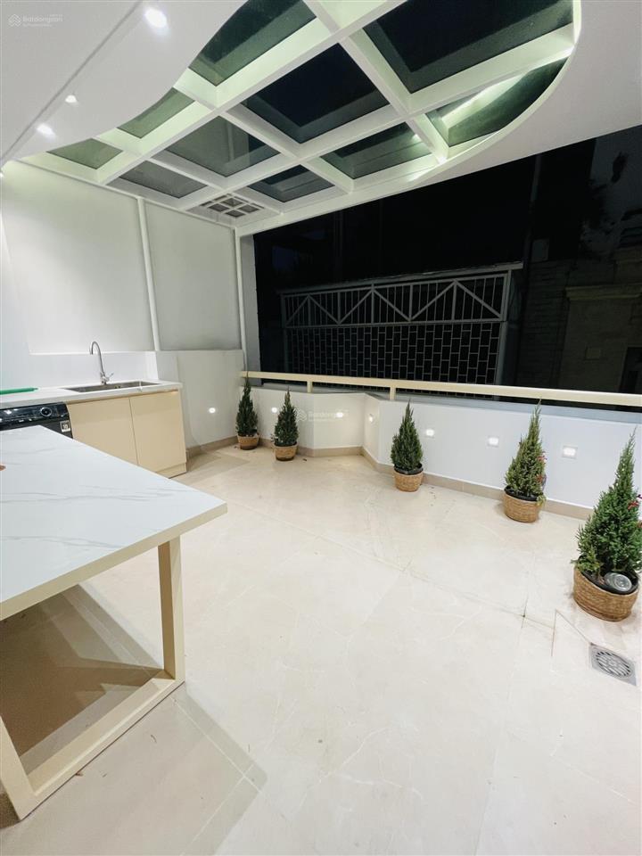 Cho thuê nhà nguyên căn q3 đẹp full nội thất sang trọng đẳng sờ cấp  giáp quận 1