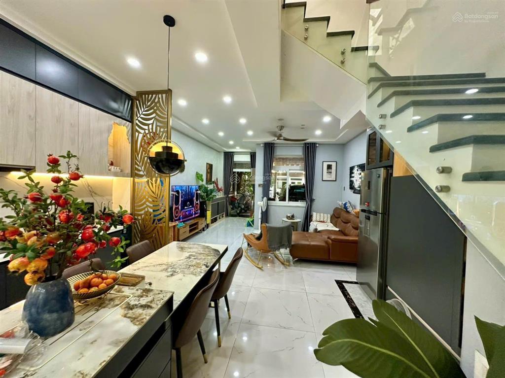 Cho thuê nhà phố compoud 3pn, 3wc chỉ với 15 triệu tại lovera park, bình chánh, 1 trệt 2 lầu