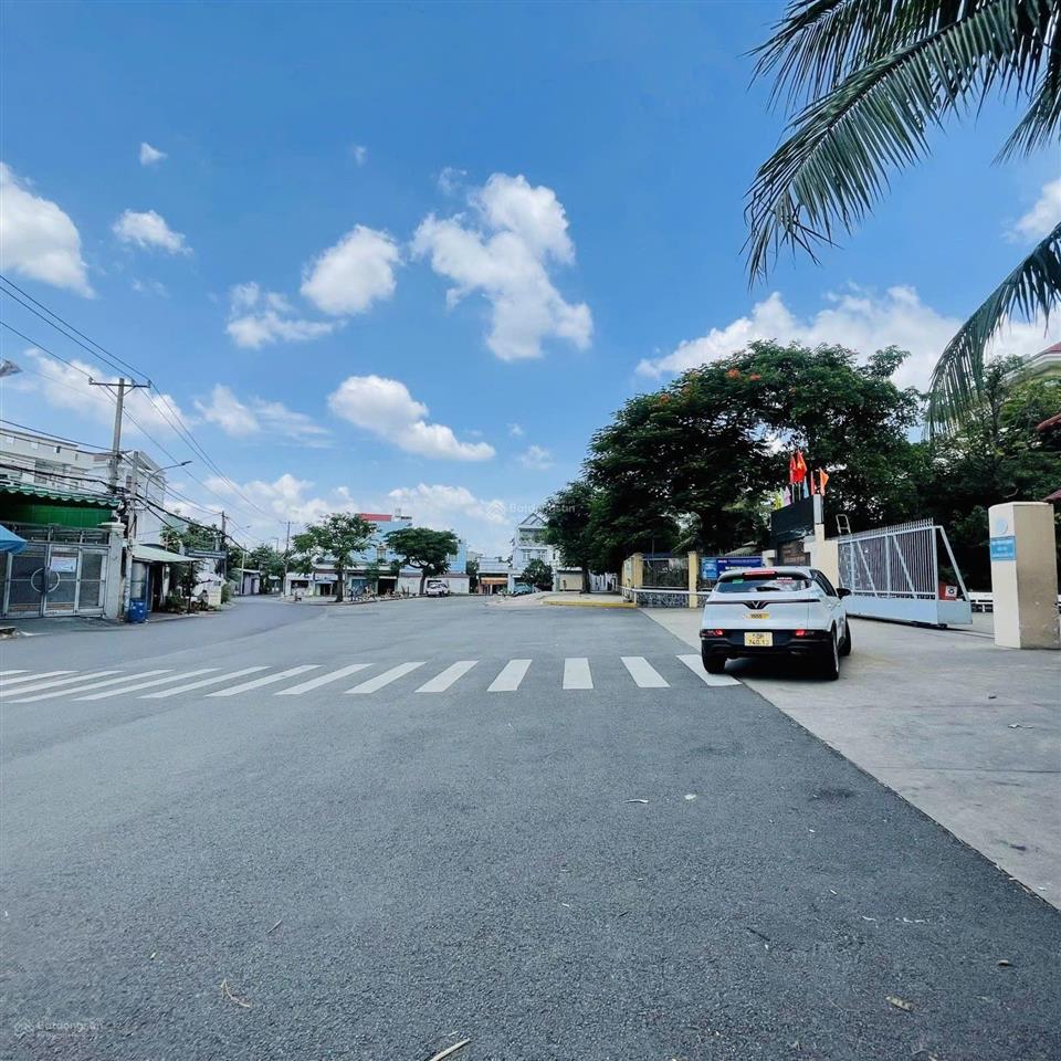 Bán đất hẻm xe hơi linh xuân  64m2 sát trường thpt đào sơn tây