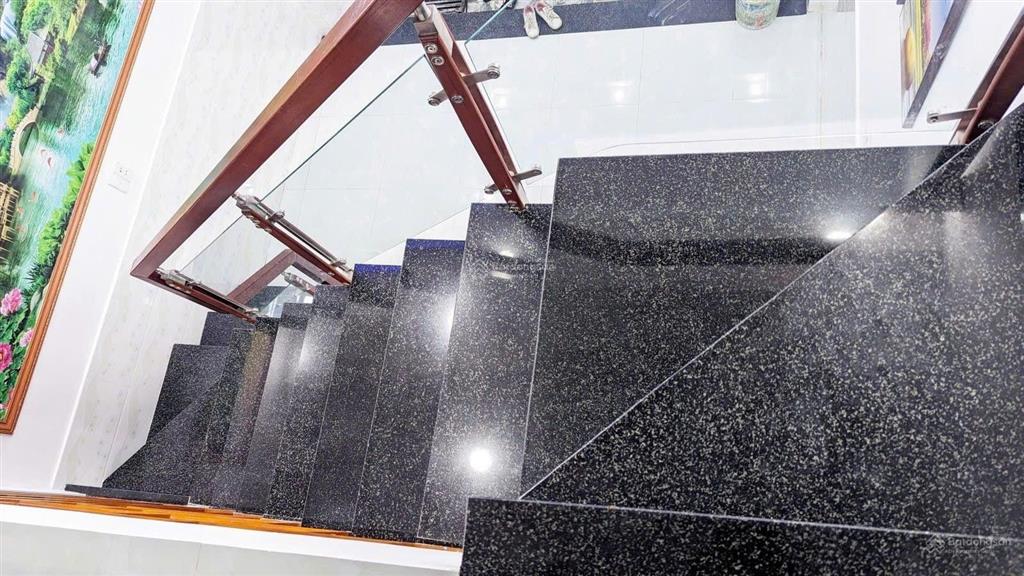 Bán nhà trường thọ 2 tầng 3 phòng ngủ tại trường thọ  chỉ 10 mét ra hẻm xe hơi