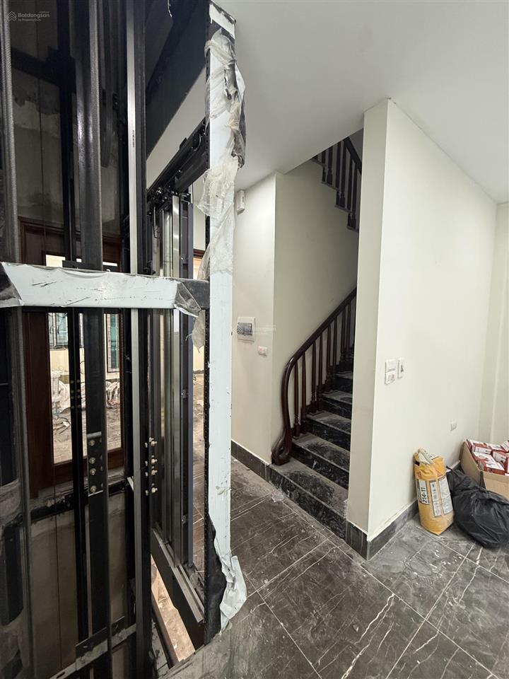 Bán nhà đón tết, phố dương quảng hàm, gara ô tô, thang máy, dt 55m2 giá hơn 20 tỷ