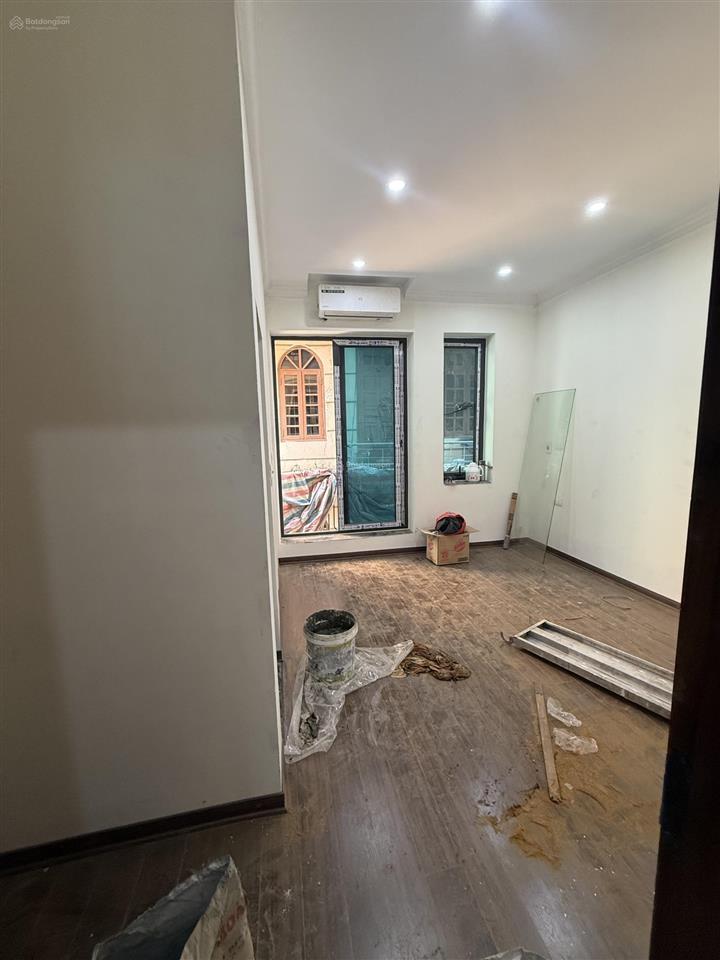 Bán nhà đón tết, phố dương quảng hàm, gara ô tô, thang máy, dt 55m2 giá hơn 20 tỷ