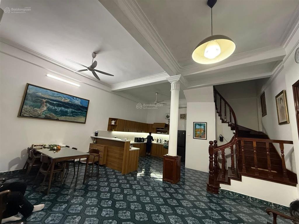 Bán đất tặng nhà phố cầu giấy, vị trí độc tôn. 15m ra ôtô tránh, dt145m2 sổ vuông, giá 3x tỷ nhỏ xí