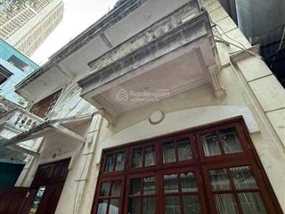 Bán đất tặng nhà phố cầu giấy, vị trí độc tôn. 15m ra oto tránh, dt145m2 sổ vuông, giá 30 tỷ nhỏ xí