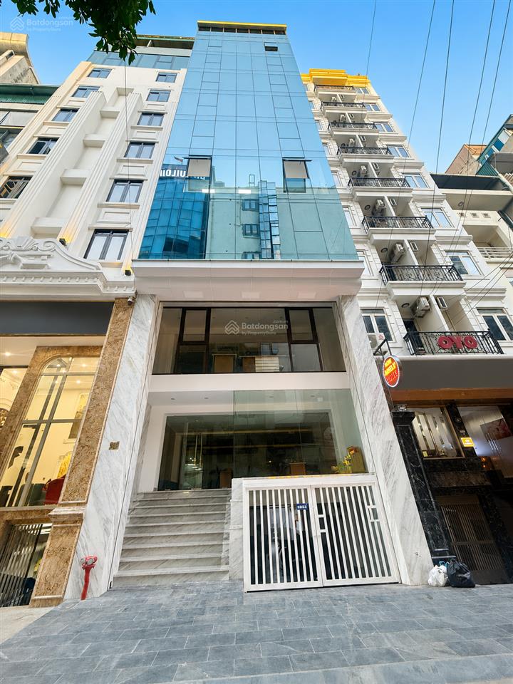 Bán tòa nhà văn phòng cao cấp  đường lê đức thọ, dt 130m2 x 11t  doanh thu 3,5 tỷ / năm