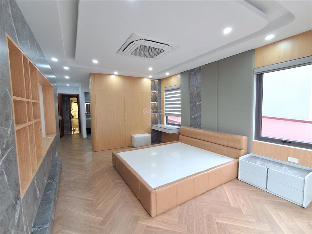 Bán nhà đẹp đón tết phố xuân thuỷ, cầu giấy, dt52m2 x 7t, thang máy, oto đỗ, giá 14 tỷ nhỏ