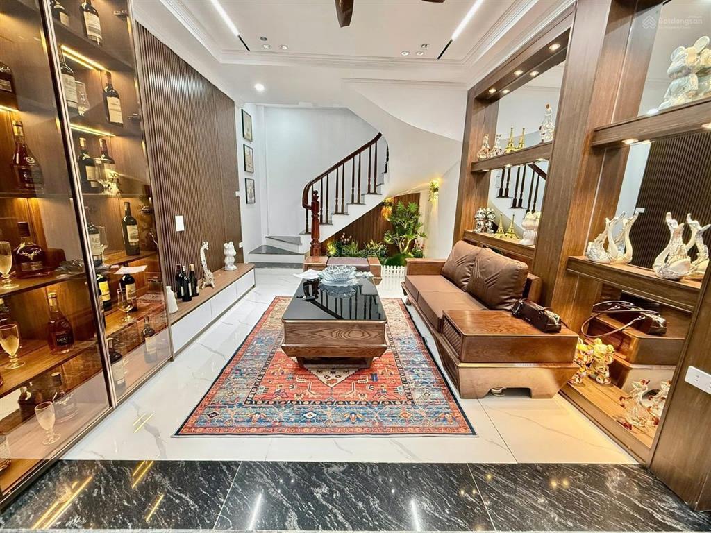 Bán nhà phố trần thái tông, cầu giấy, dt 52m² x 5 tầng, mặt ngõ ô tô, sổ vuông a4, giá 14 tỷ nhỉnh