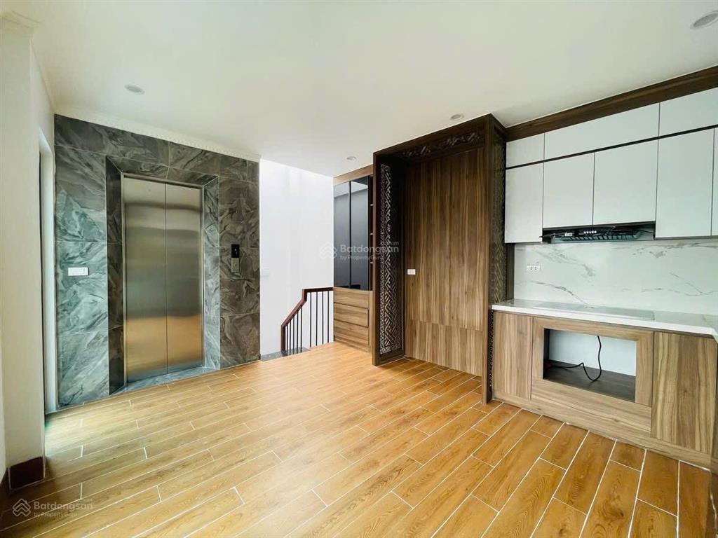 Bán nhà phố xuân thuỷ, cầu giấy, dt52m2 x 7 tầng, thang máy, 1 bước ra phố lớn giá 13 tỷ hơn