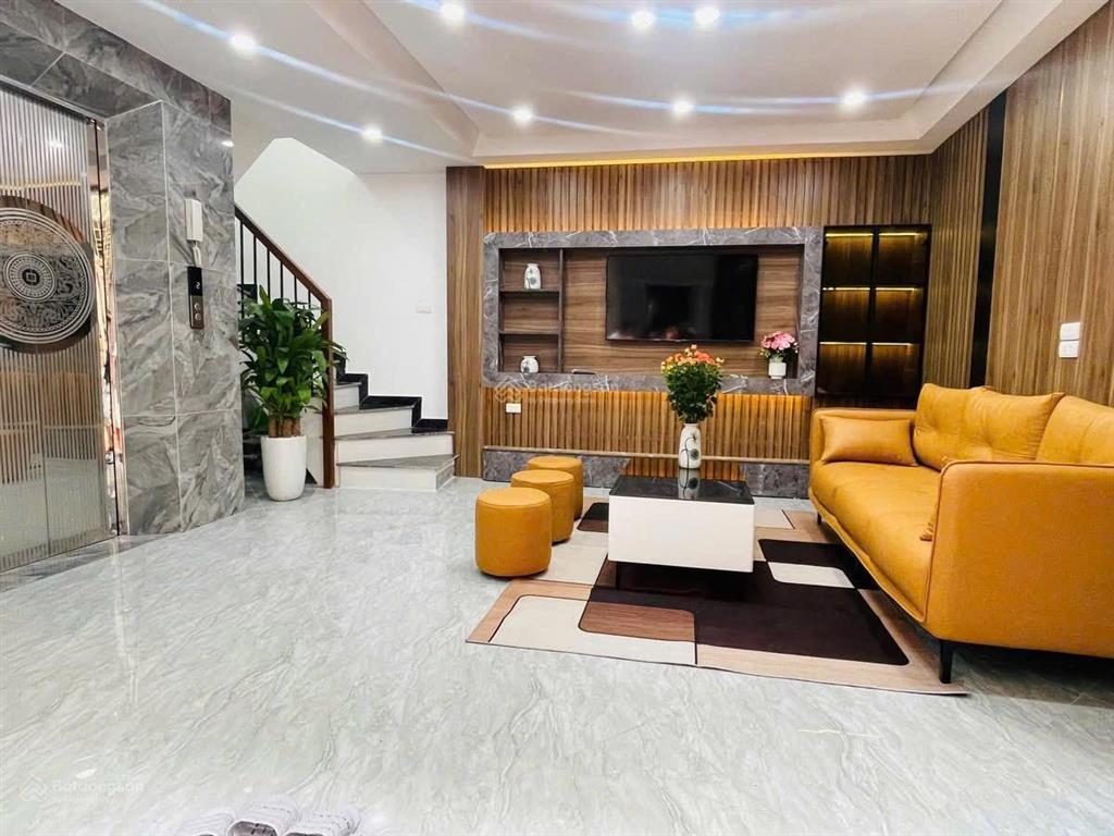 Bán nhà phố xuân thuỷ, cầu giấy, dt52m2 x 7 tầng, thang máy, 1 bước ra phố lớn giá 13 tỷ hơn