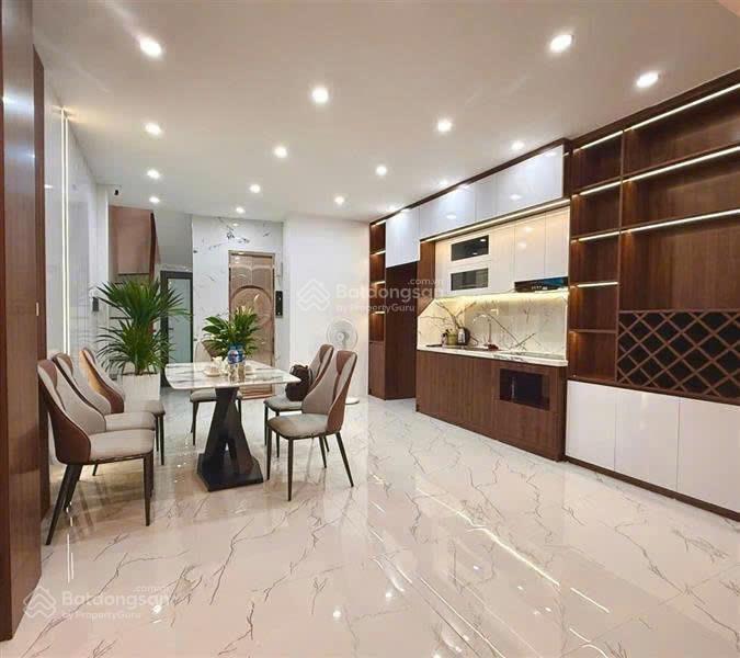 Bán gấp nhà phố khúc thừa dụ, dt 65m2 x 7t thang máy, oto đỗ cửa, giá chỉ 15 tỷ nhỉnh