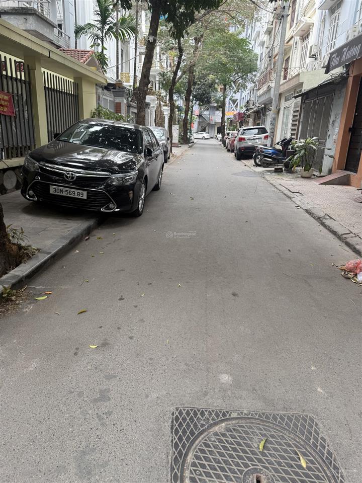 Bán lô đất hiếm, phố mỹ đình, dt 110m2 mặt tiền 10m ô tô đỗ cửa, giá chỉ 26,5 tỷ