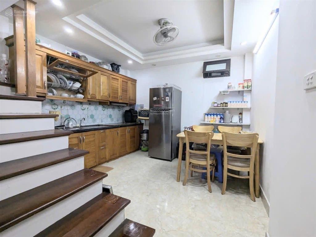 Bán nhà phố mỹ đình, dt34m2 x 6 tầng, 6 phòng ngủ, cách oto 10m giá 8 tỷ nhỉnh