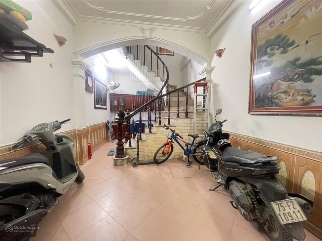 Bán nhà hiếm phố mỹ đình, dt 33m2 x 5 tầng, vài bước ra phố, ngõ kinh doanh, giá 7 tỷ nhỏ