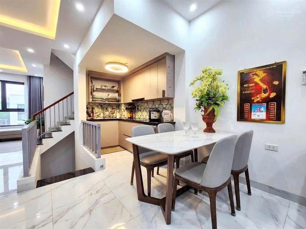 Giảm chào 1.5 tỷ, giá mới 6 tỷ nhỉnh, nhà đẹp dân xây mặt ngõ phố đình thôn 5 tầng
