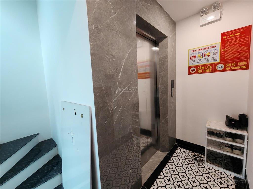 Bán tòa văn phòng khu phân lô ô tô tránh phố thiên hiền 65m x 9 tầng giá 30 tỷ