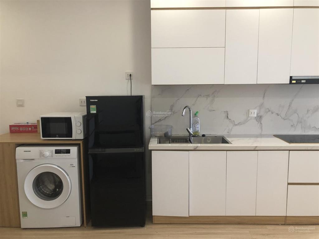 Bán nhanh trong tuần căn studio 33m2 view thằng hồ rất đẹp, đang cho thuê 14tr/tháng. giá 3.75 tỷ