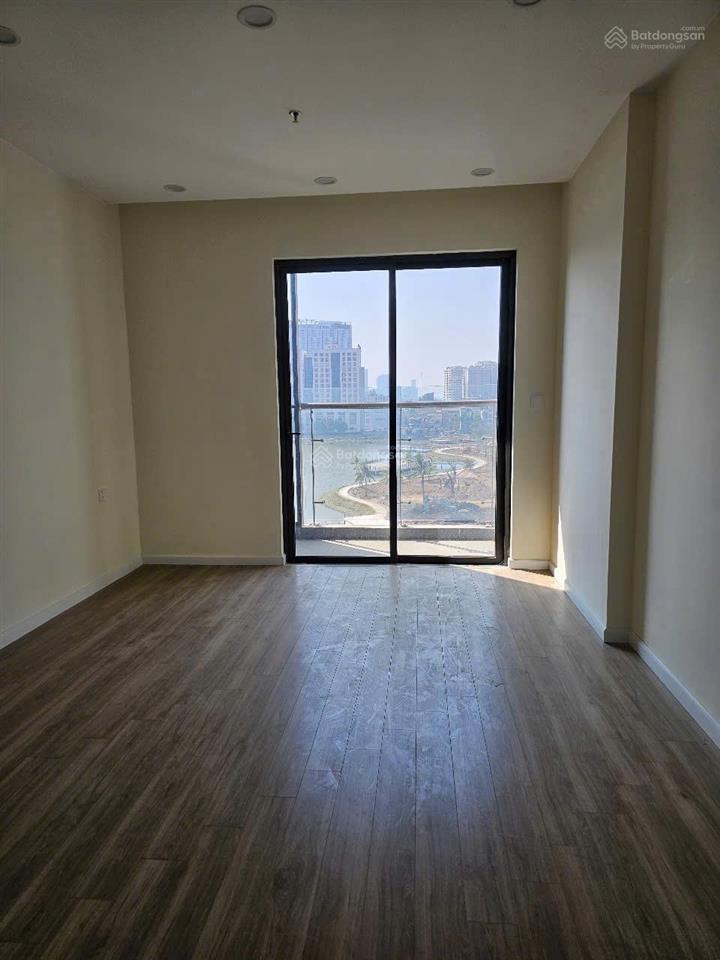 Chính chủ cần bán lại căn studio 28m2 trinity tower giá 2.1 tỷ. view hồ đẹp, đang cho thuê lâu dài