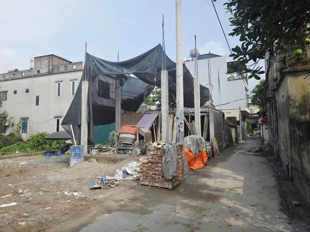 Ô tô đỗ cửa ngõ thông diện tích 40,5m2 giá 2,9 tỷ. mặt tiền 4,5m hậu 4,5m tại thanh oai