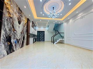 Bán nhà 62m2 đầu ngã 5 đà nẵng 3,5 tầng, 4pn, sân cổng riêng 3,95 tỷ