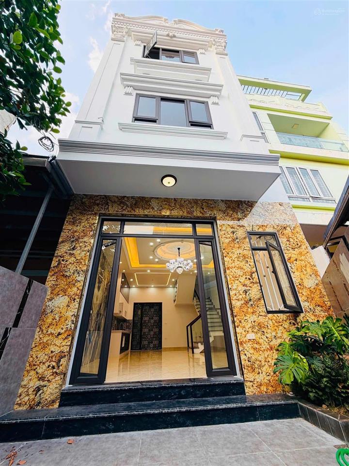 Bán nhà 62m2 đầu ngã 5 đà nẵng 3,5 tầng, 4pn, sân cổng riêng 3,95 tỷ