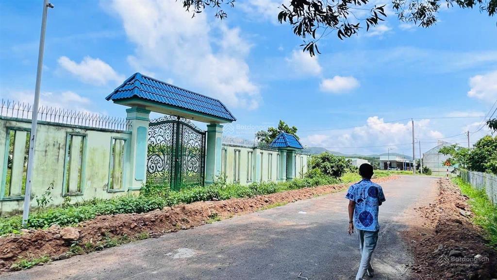 Lô đất siêu đẹp cách biển chỉ 5km có sẵn tường rào kiên cố