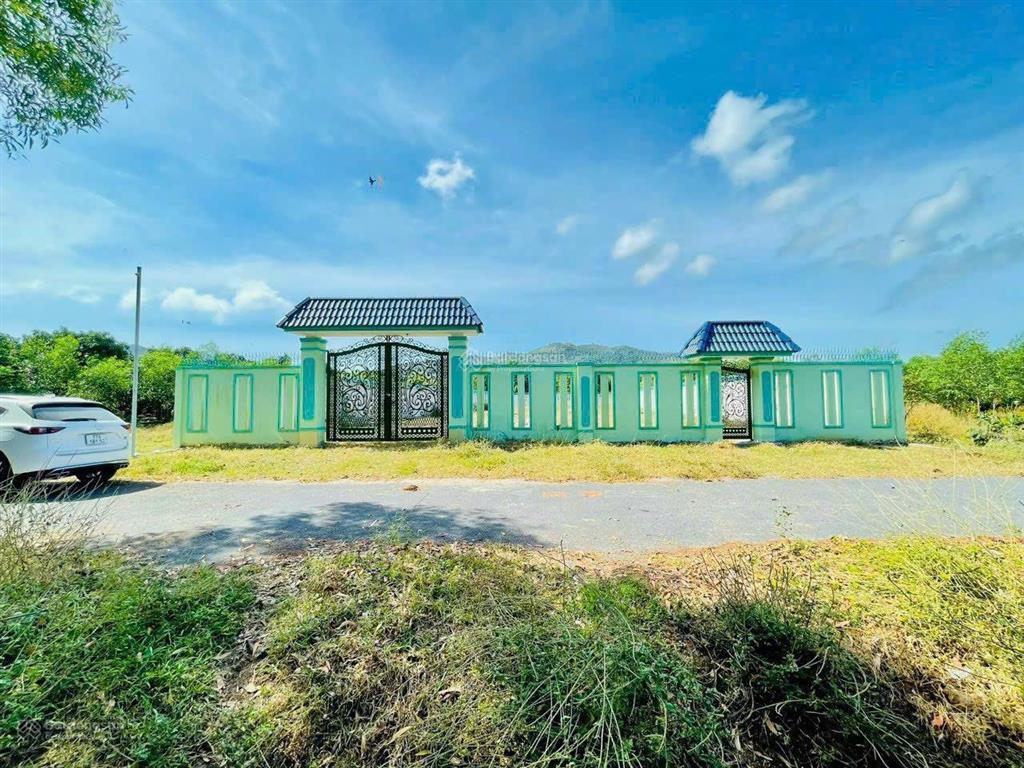 Lô đất siêu đẹp cách biển chỉ 5km có sẵn tường rào kiên cố