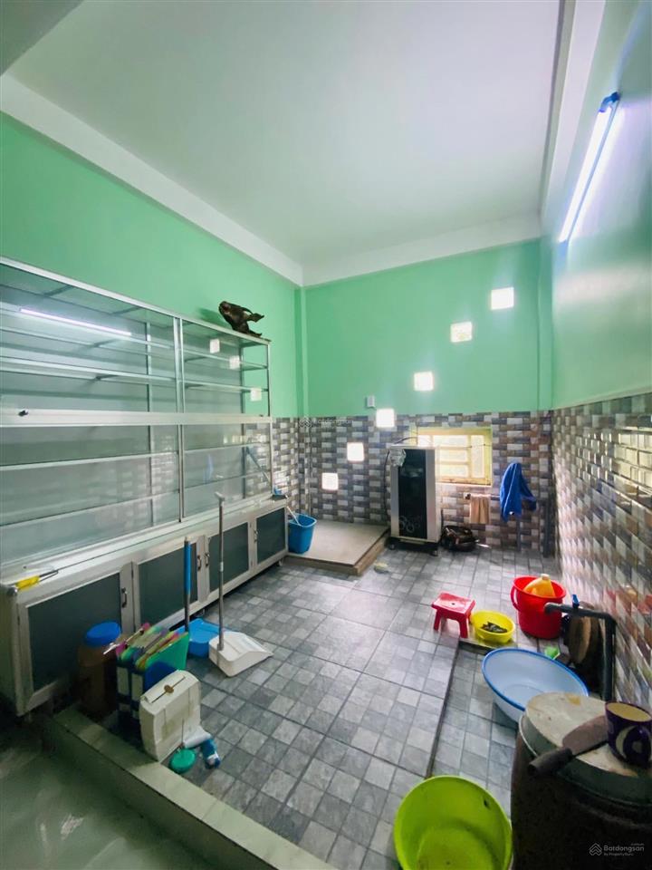 Bán gấp nhà 1 trệt 1 lầu, ngang 4.2m, dt 324m2, mặt tiền đt 824 sát bella villa trần anh xã đức hòa