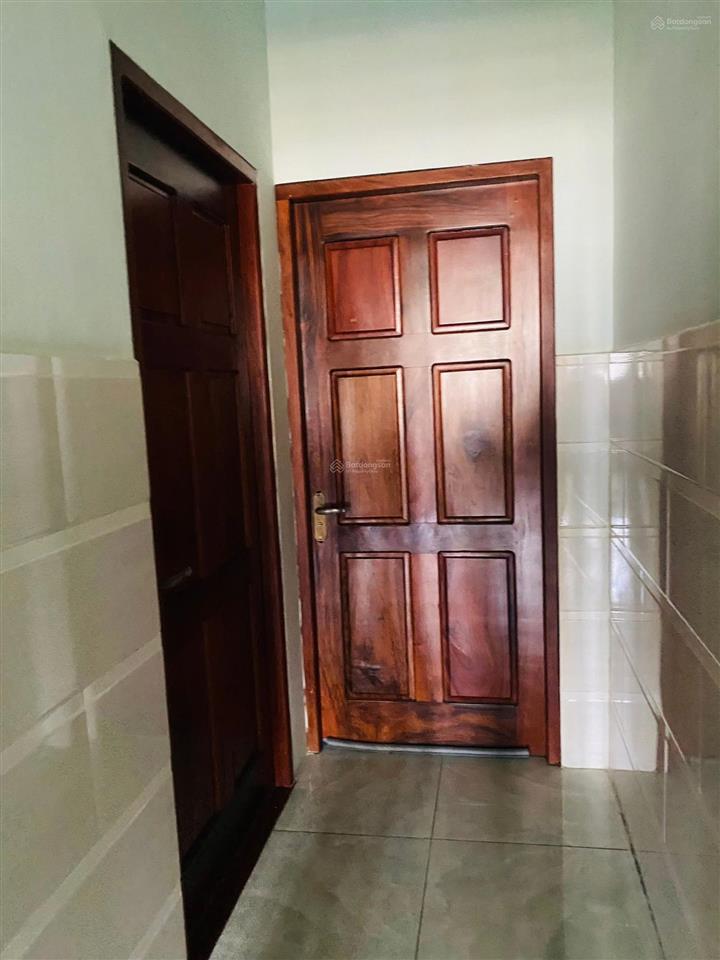 Bán gấp nhà 1 trệt 1 lầu, ngang 4.2m, dt 324m2, mặt tiền đt 824 sát bella villa trần anh xã đức hòa
