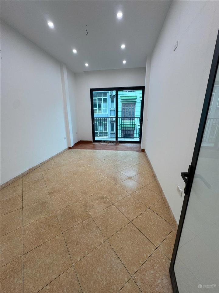 Cho thuê văn phòng tại số 6 ngõ 1, bùi huy bích, 32 triệu, 280 m2, view đẹp!