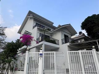 Cho thuê biệt thự villa dt 250m2 đối diện vivo nhà mới, thoáng mát giá 70tr  0908 935 ***